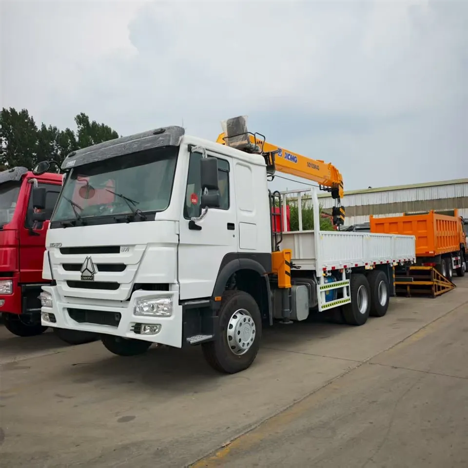 Sinotruck Howo 8x4 Dizel Kamyon Montajlı Vinç